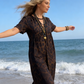 ⏰ 50% DE DESCONTO! 🌸 Vestido feminino longo com decote em V e estampa de leopardo – o seu item indispensável para o verão! ☀️🐆💃