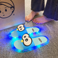 🩴✨ Pantufas iluminadas com personagens fofinhos – pisque, pise e veja a magia das luzes coloridas! Seu filho vai amar! 💡🐻