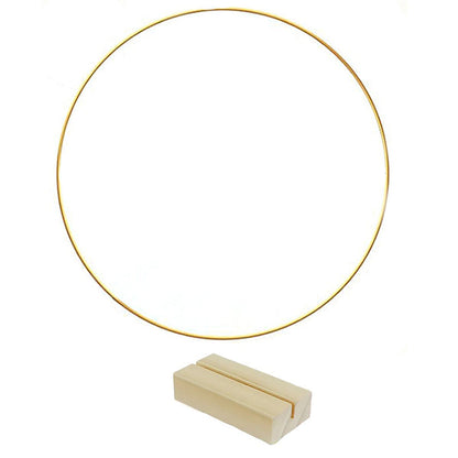 💐✨ Argola Floral de Metal Dourado com Suporte de Madeira – Decoração Rústica e Elegante
